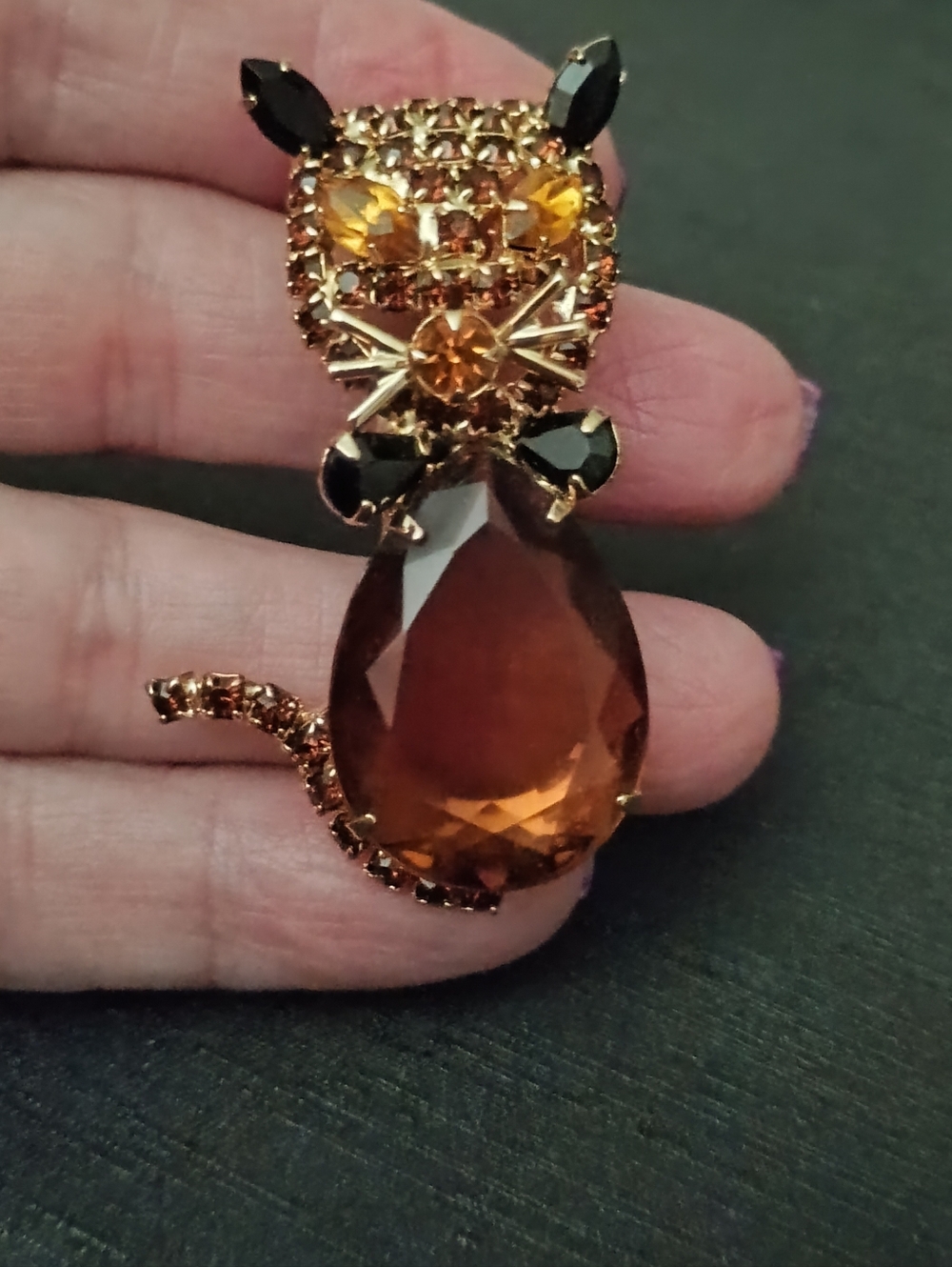 Cat Brooch with Amber and Black Rhinestones By Alice Caviness Gold Plated - Picture 6 of 6
